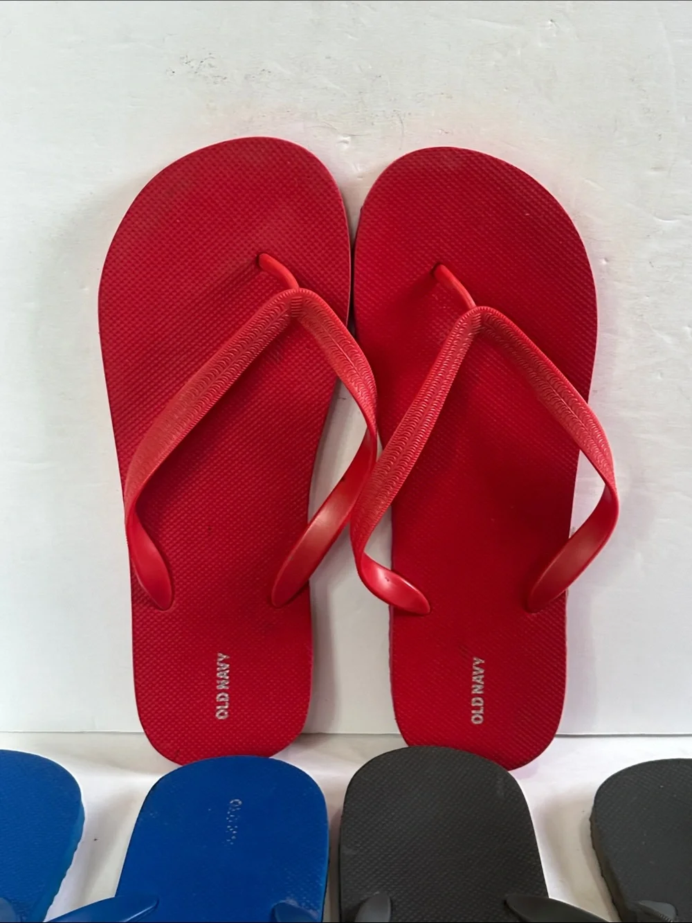 Old Navy Men’s Flip Flops Size 13 Red Blue Gray Set